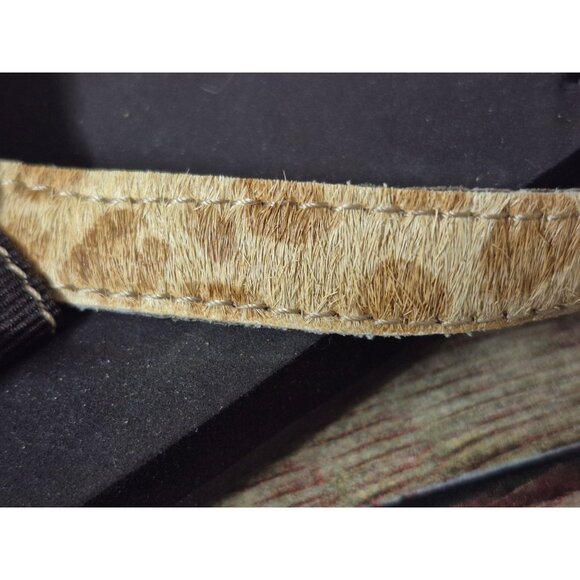 Yellow Box Leather Cowhide Cheetah Print Flip Flops Size 9 Heart & Bow Comfort - Picture 5 of 11